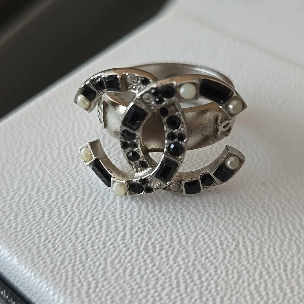 Chanel Geometric Ring | Double CC | Statement Designer Jewelry, Authentic, 52 - Picture 6 of 13